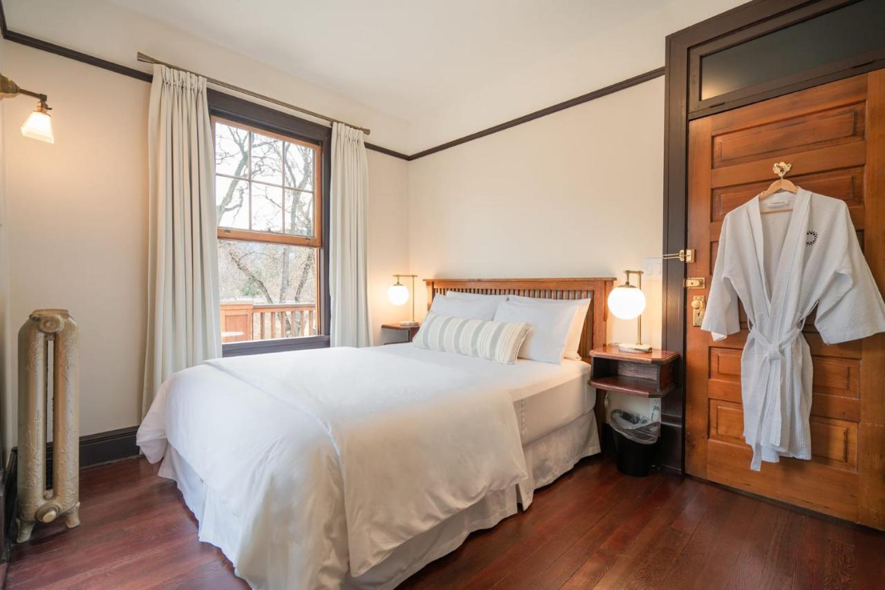 Naramata Inn מראה חיצוני תמונה